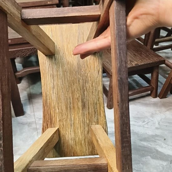鸡翅木二级品瑕疵长凳，坐高28厘米