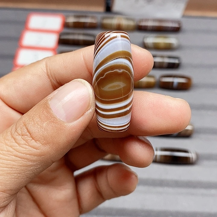 魑****玛瑙/玉髓合金珠宝半成品