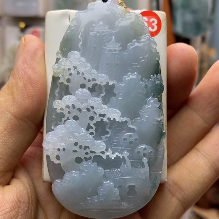 翡翠未镶嵌颈饰山水