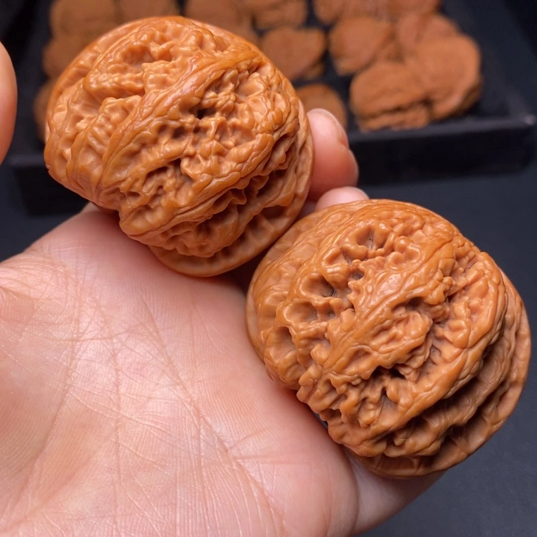 文玩核桃把件秦岭野生核桃