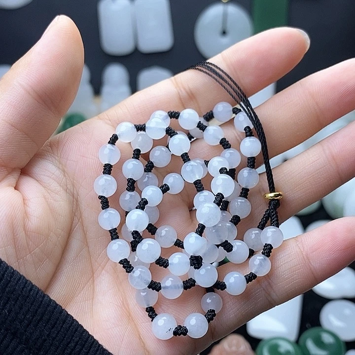 石英质玉未镶嵌颈饰