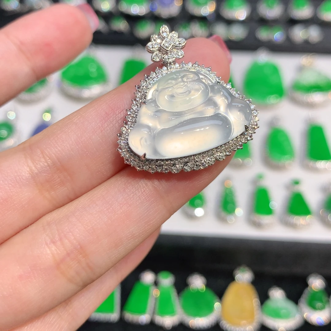 翡翠18K金镶嵌颈饰