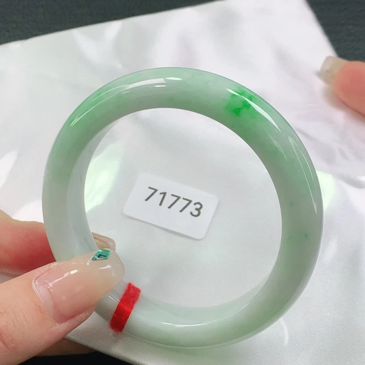 翡翠手镯未镶嵌天然翡翠手镯01