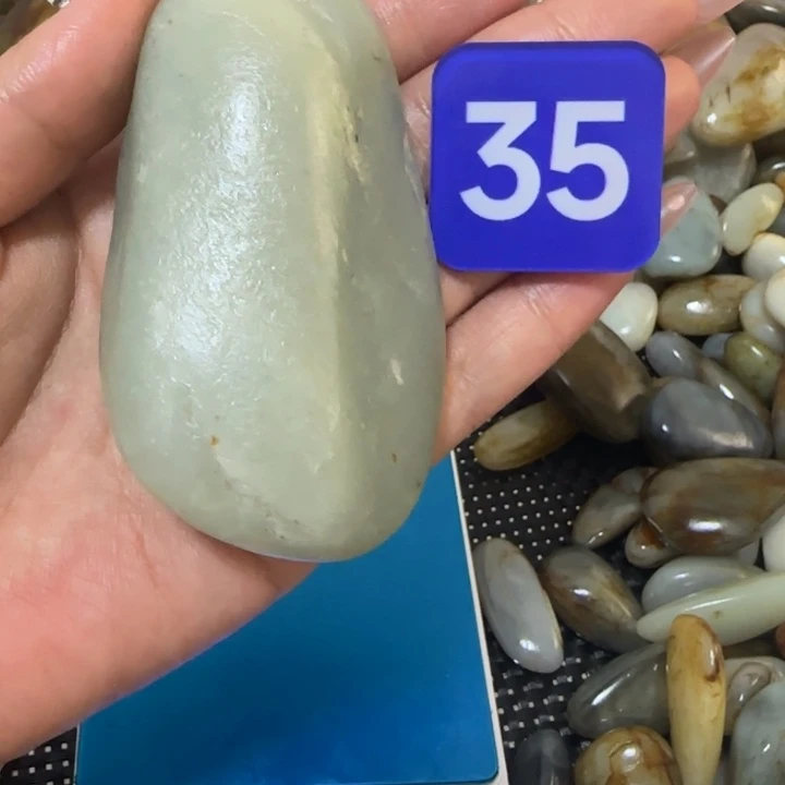 未镶嵌和田玉（糖玉）挂件