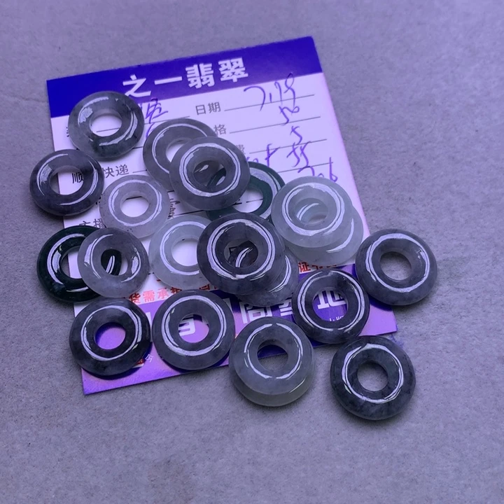 翡翠未镶嵌颈饰贤*