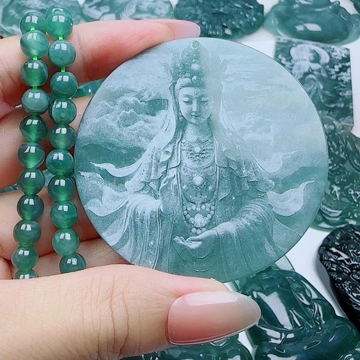 翡翠未镶嵌颈饰多样性发货天然的A货翡翠