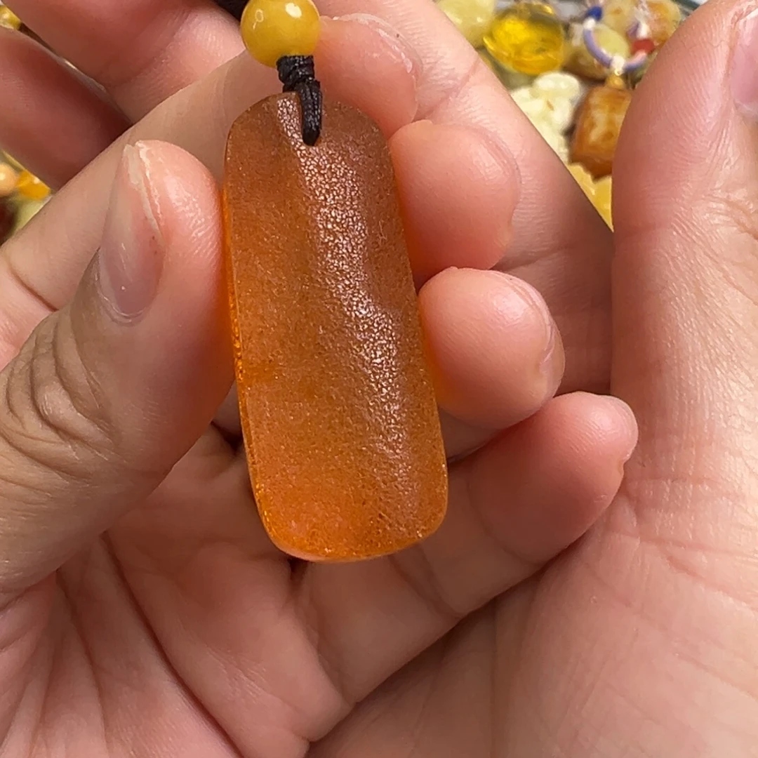 琥珀未镶嵌裸石琥珀
