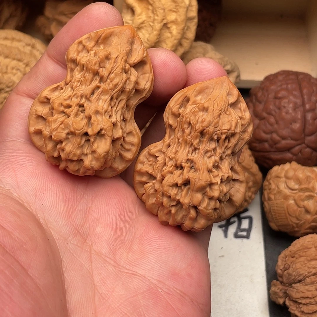 用***2文玩核桃吊坠糊口