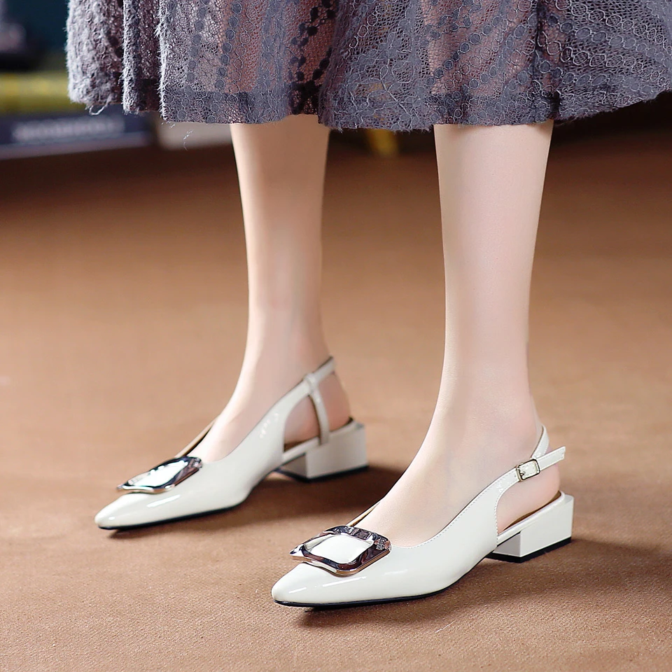 3CM[已经开价]粗跟单鞋2025年夏季金属扣后空绊带尖头低跟鞋8802