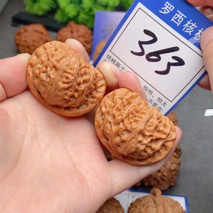 桃核把件43宫灯363号牌