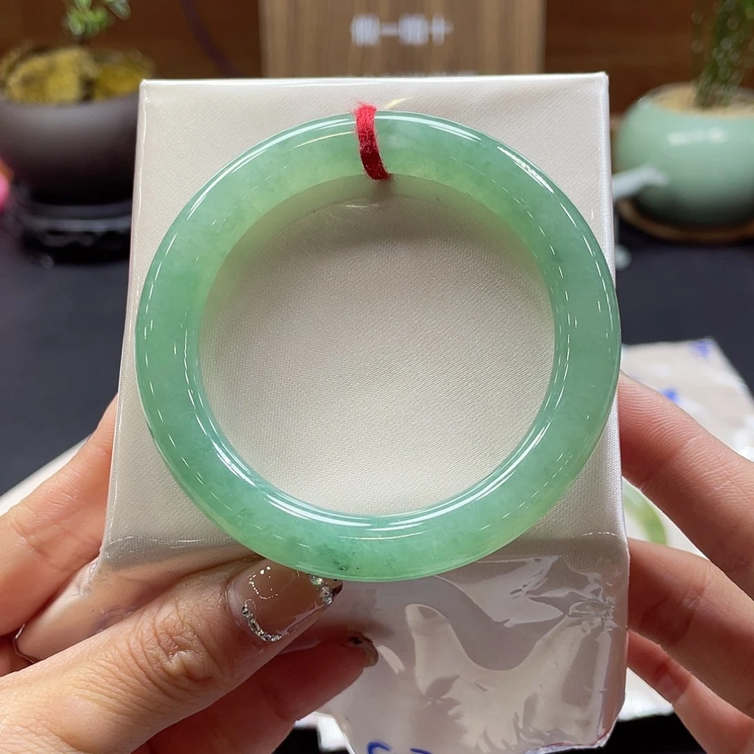 翡翠未镶嵌手镯6 号