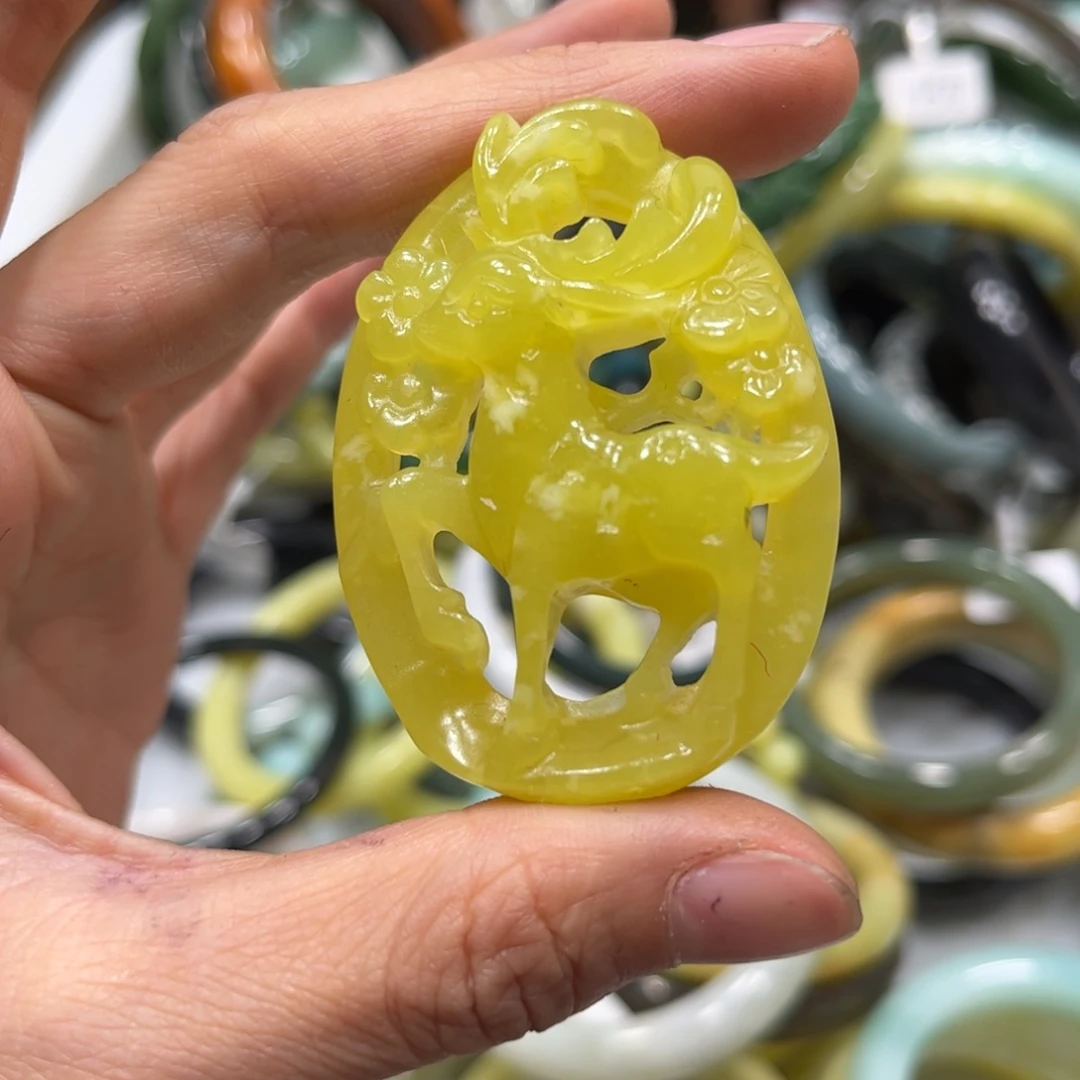 蛇纹石玉颈饰未镶嵌