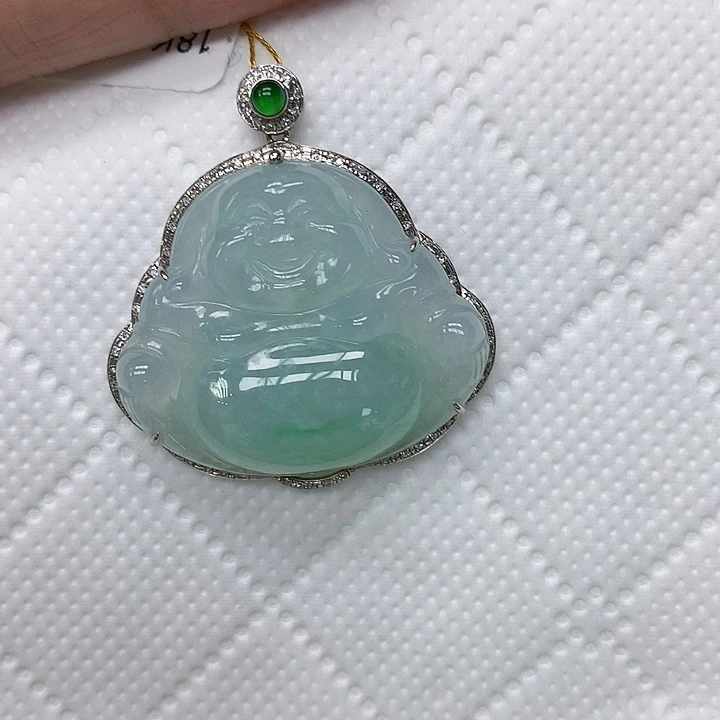 颈饰18K金镶嵌翡翠