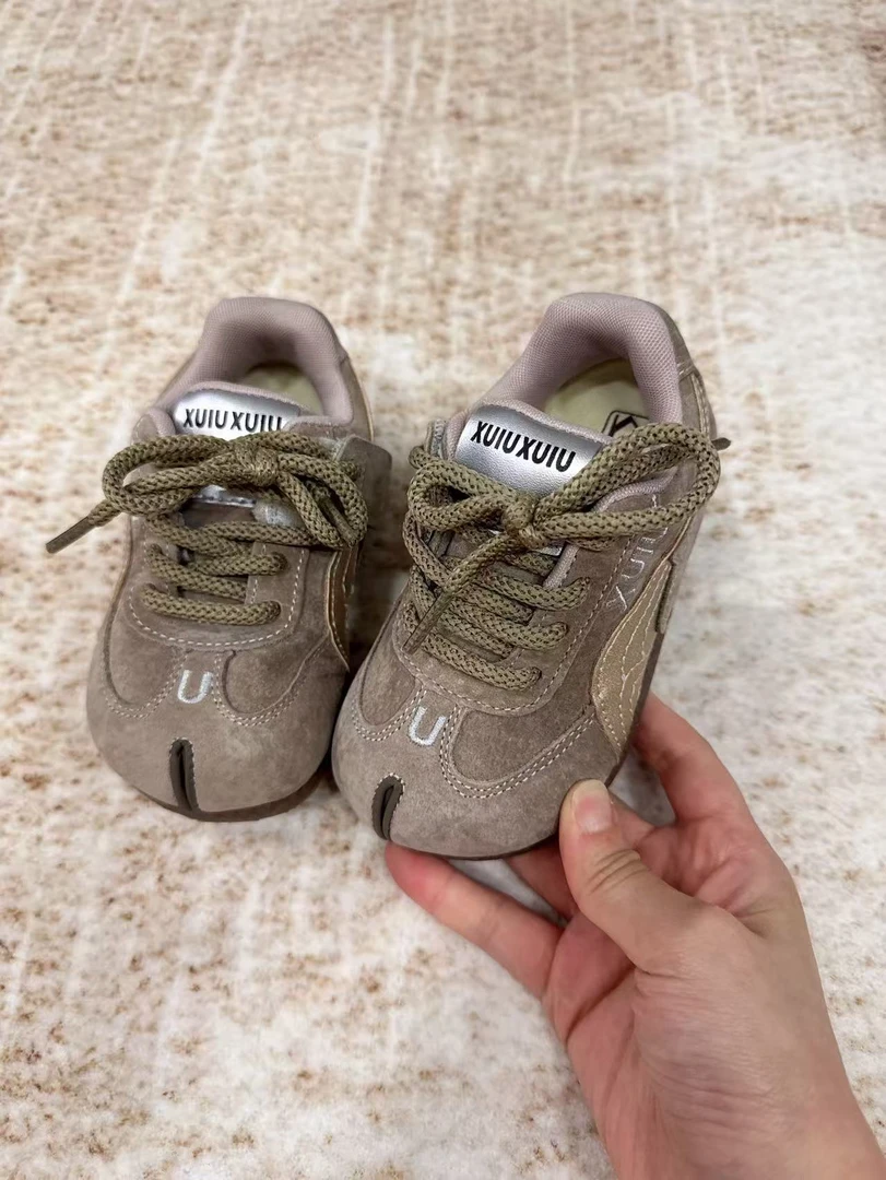 C250083儿童时尚百搭舒适四季款德迅鞋