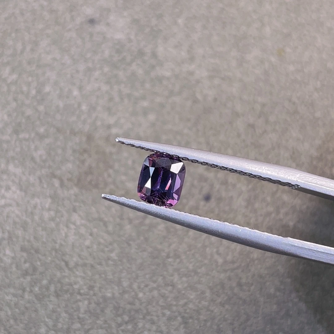 裸石未镶嵌尖晶石