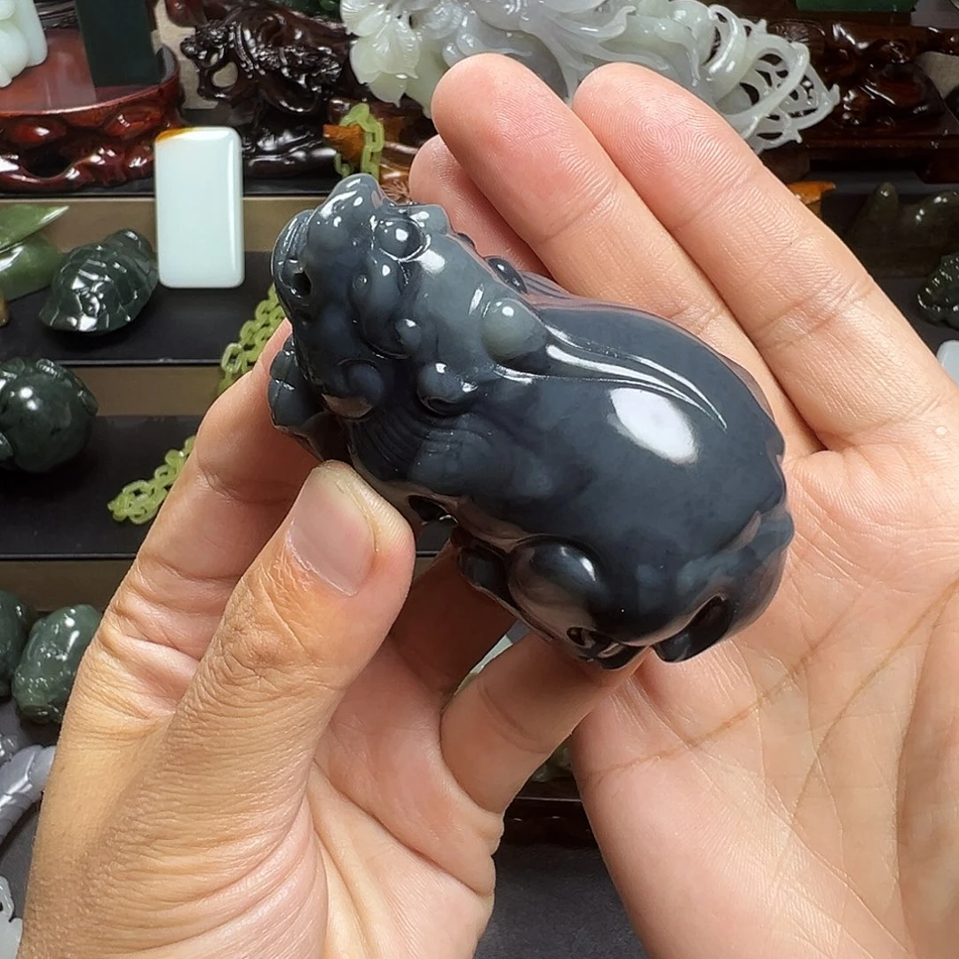 和田玉未镶嵌把件