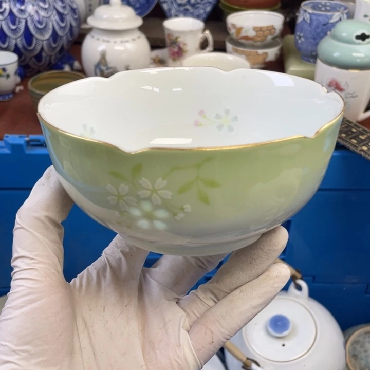 他家瓷器真美…开播了