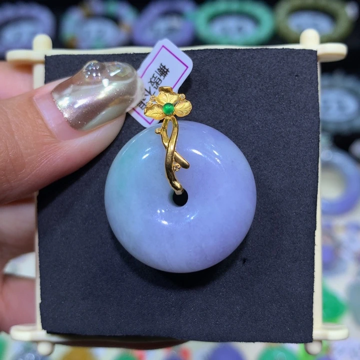 翡翠18K金镶嵌颈饰翡翠