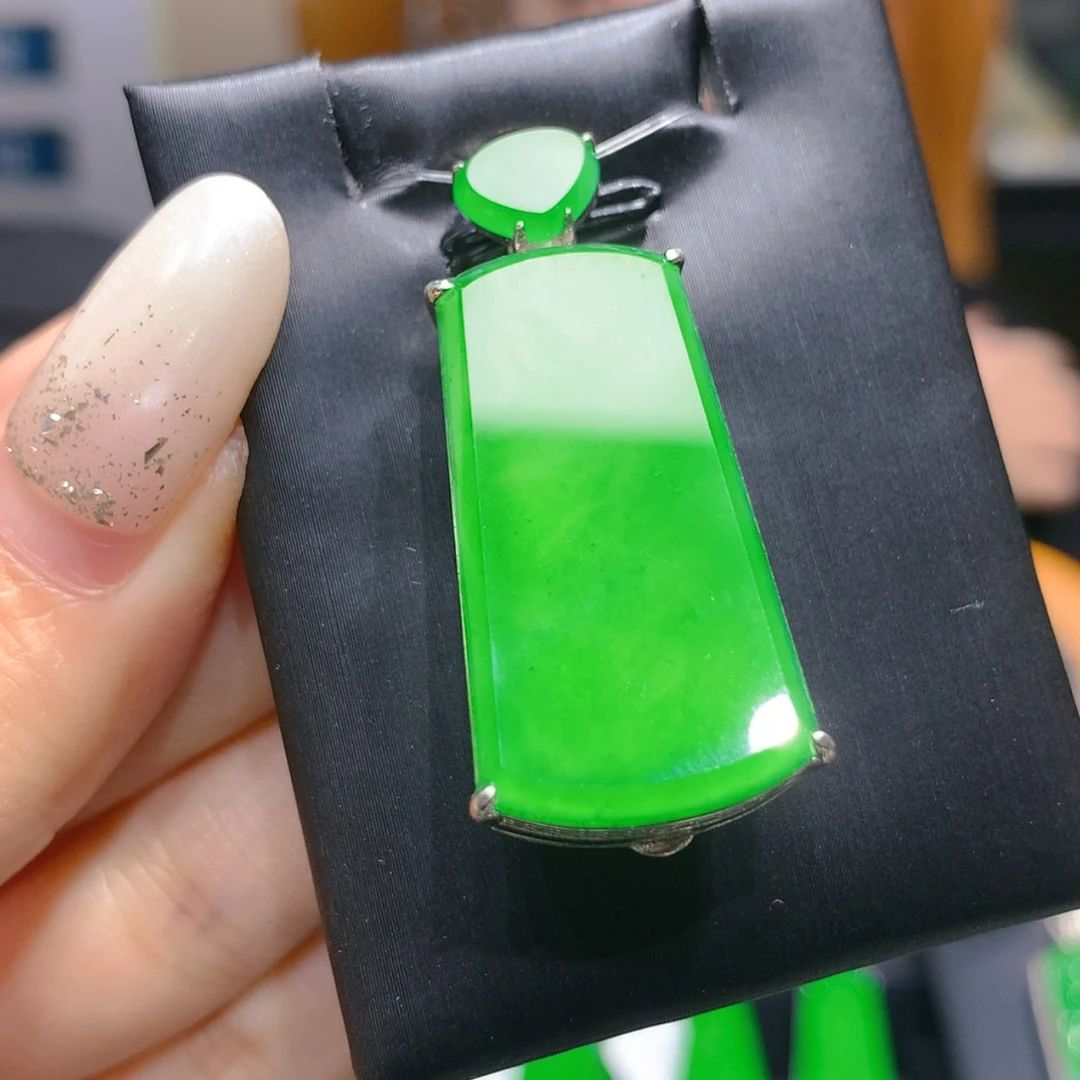 【闪购商品】颈饰银S925镶嵌翡翠6柒姐