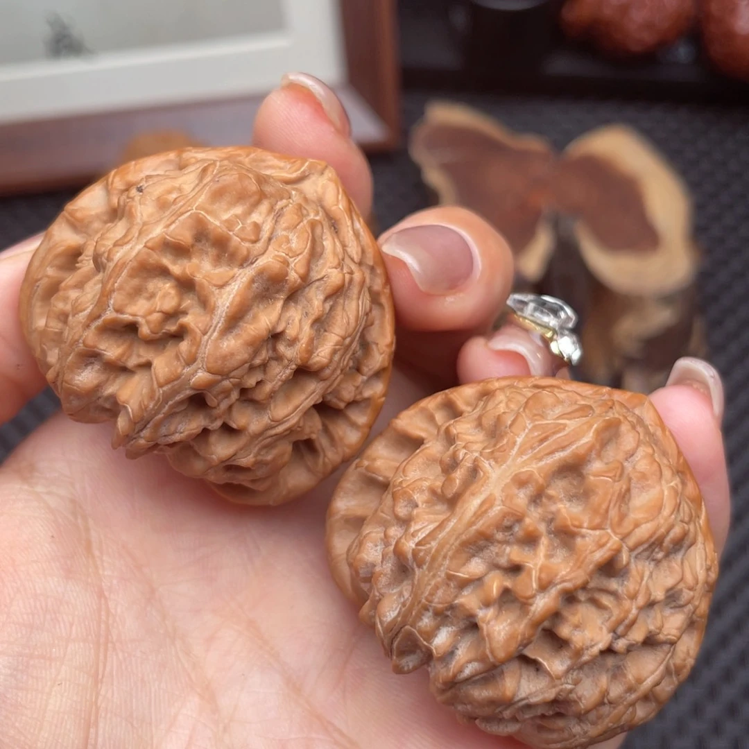 文玩核桃把件三角白