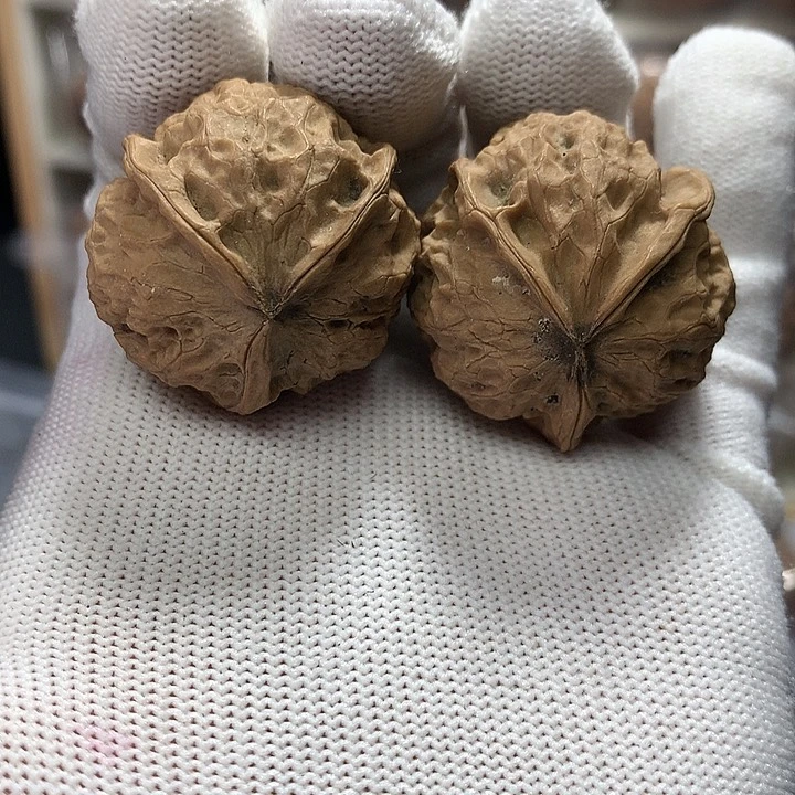 大叶紫檀（黑酸枝木类）三棱小圆球