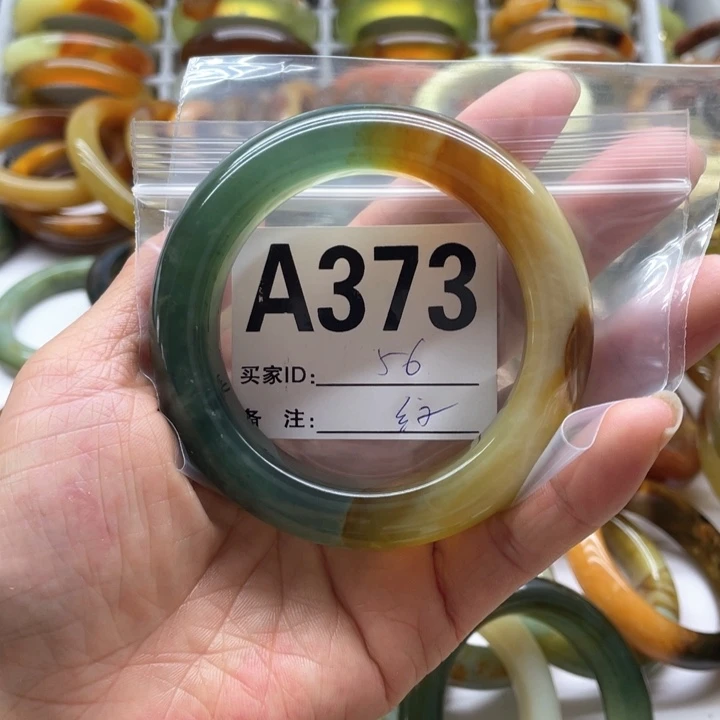 蛇纹石玉未镶嵌手镯腊*柒