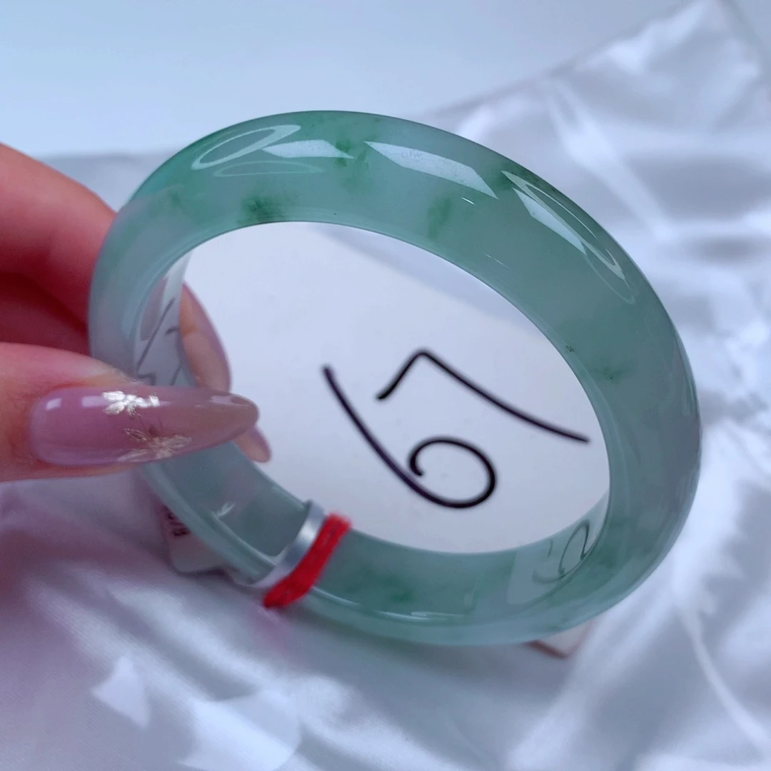 翡翠手镯未镶嵌翡翠55