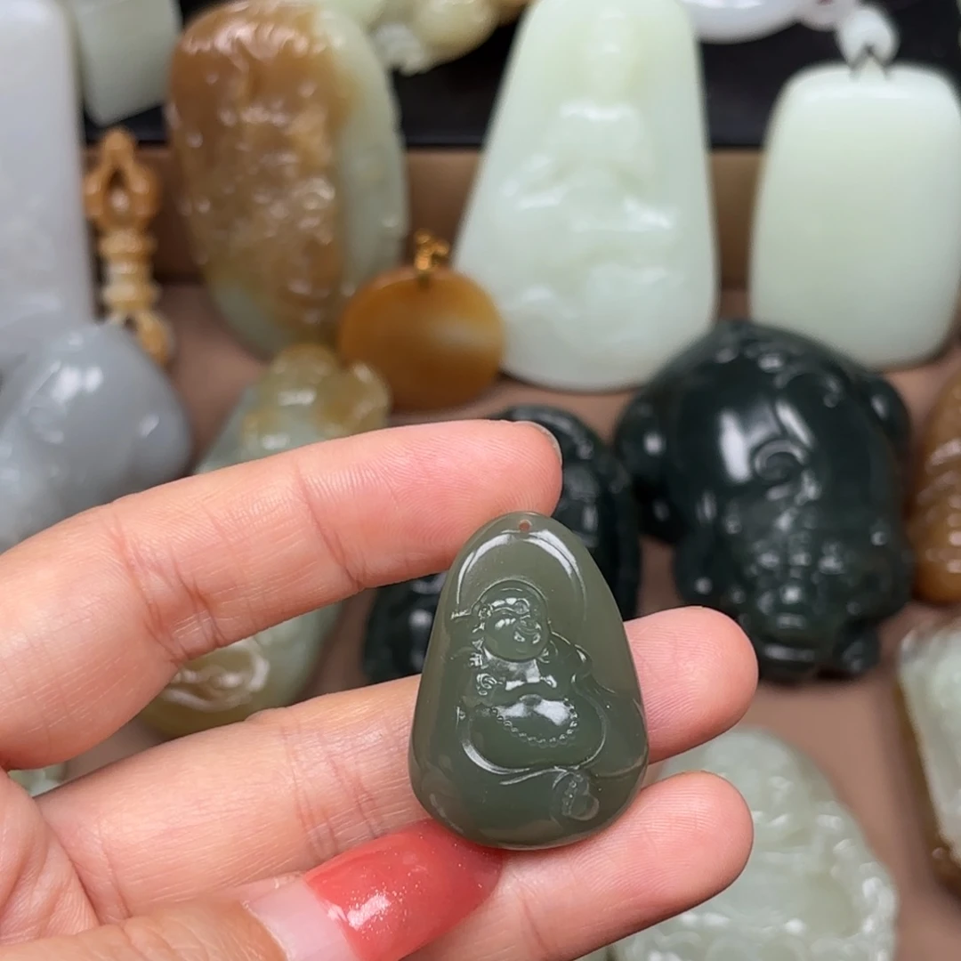 颈饰未镶嵌和田玉