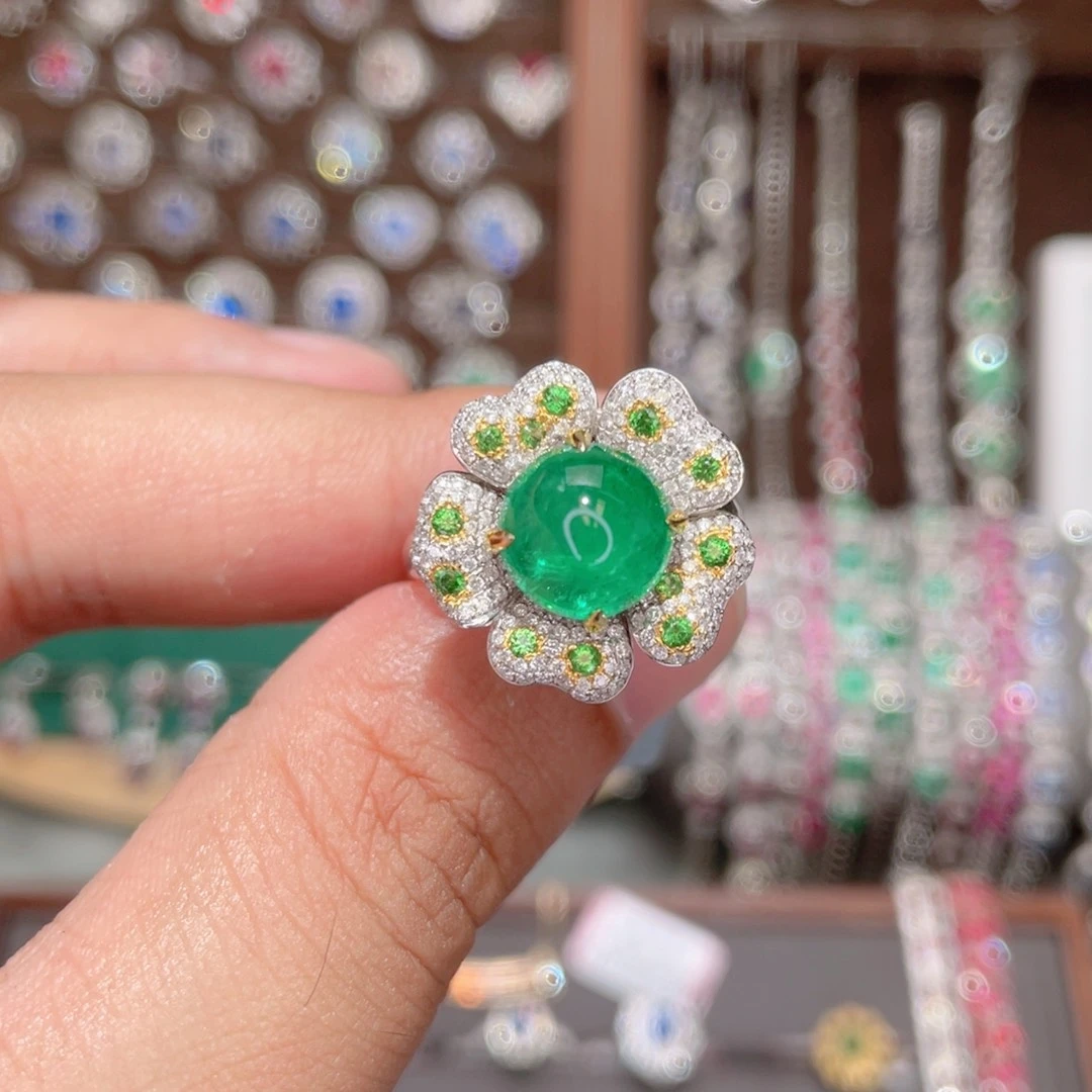 18K金镶嵌戒指祖母绿3.56ct