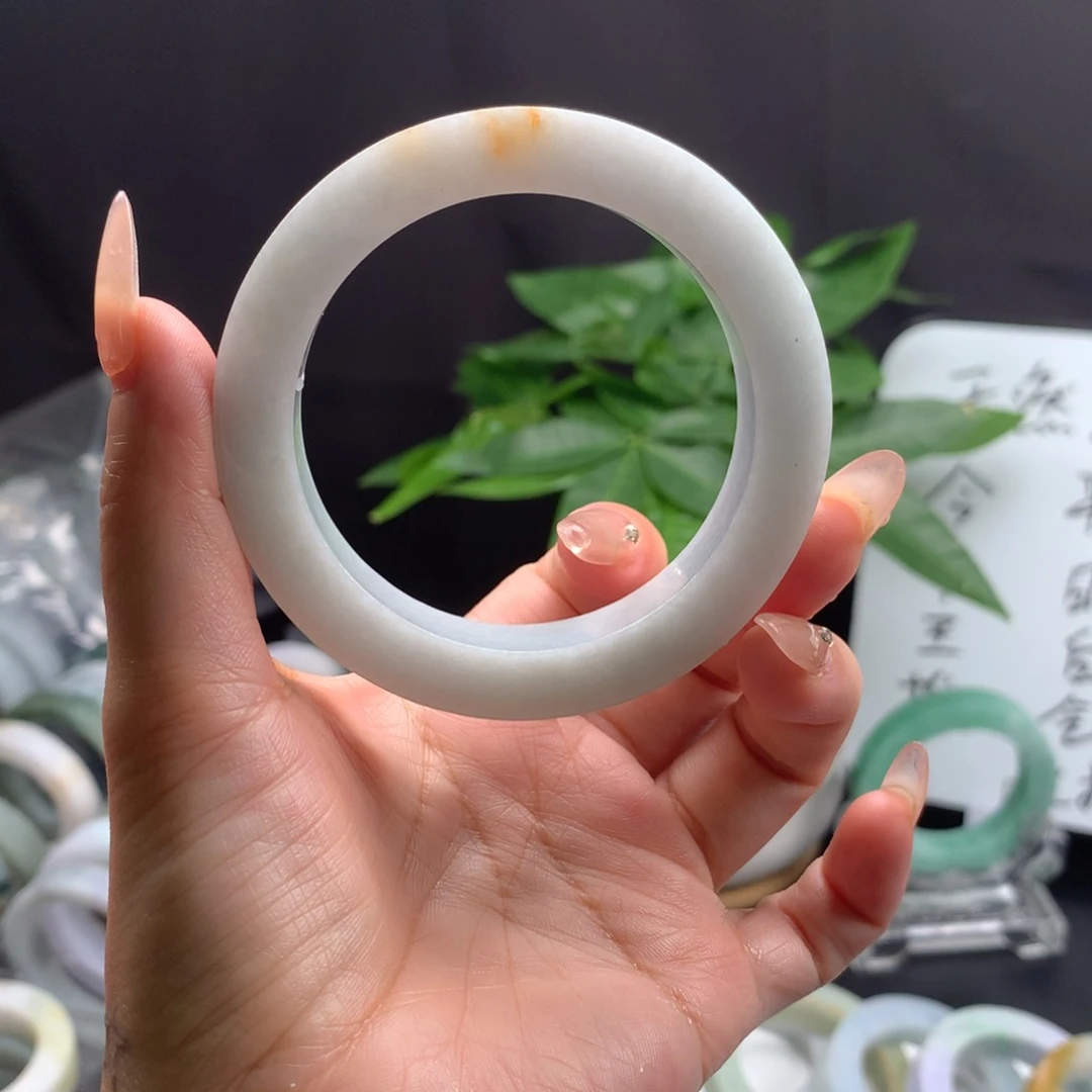 未镶嵌手镯定制翡翠