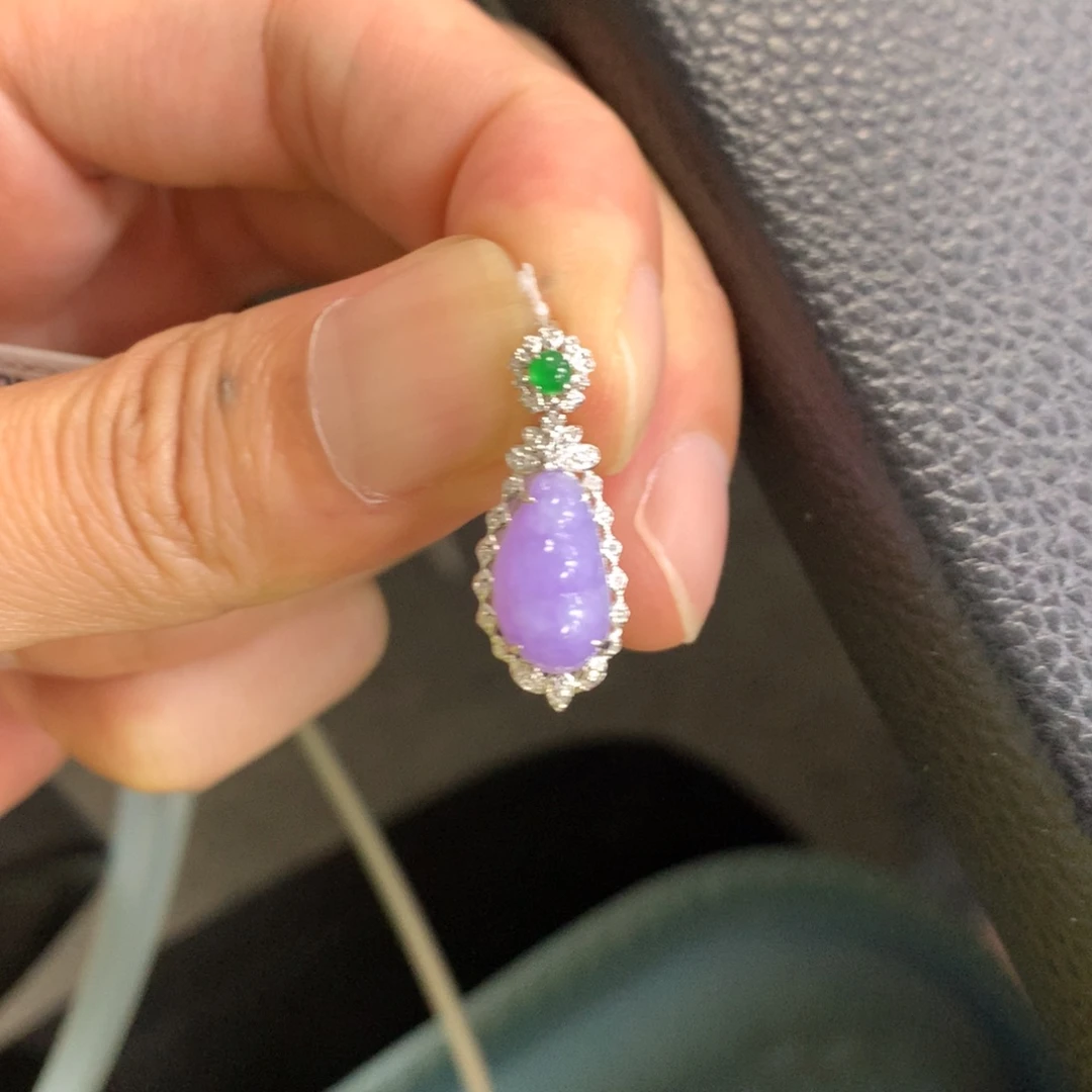 翡翠18K金镶嵌颈饰只****6翡翠