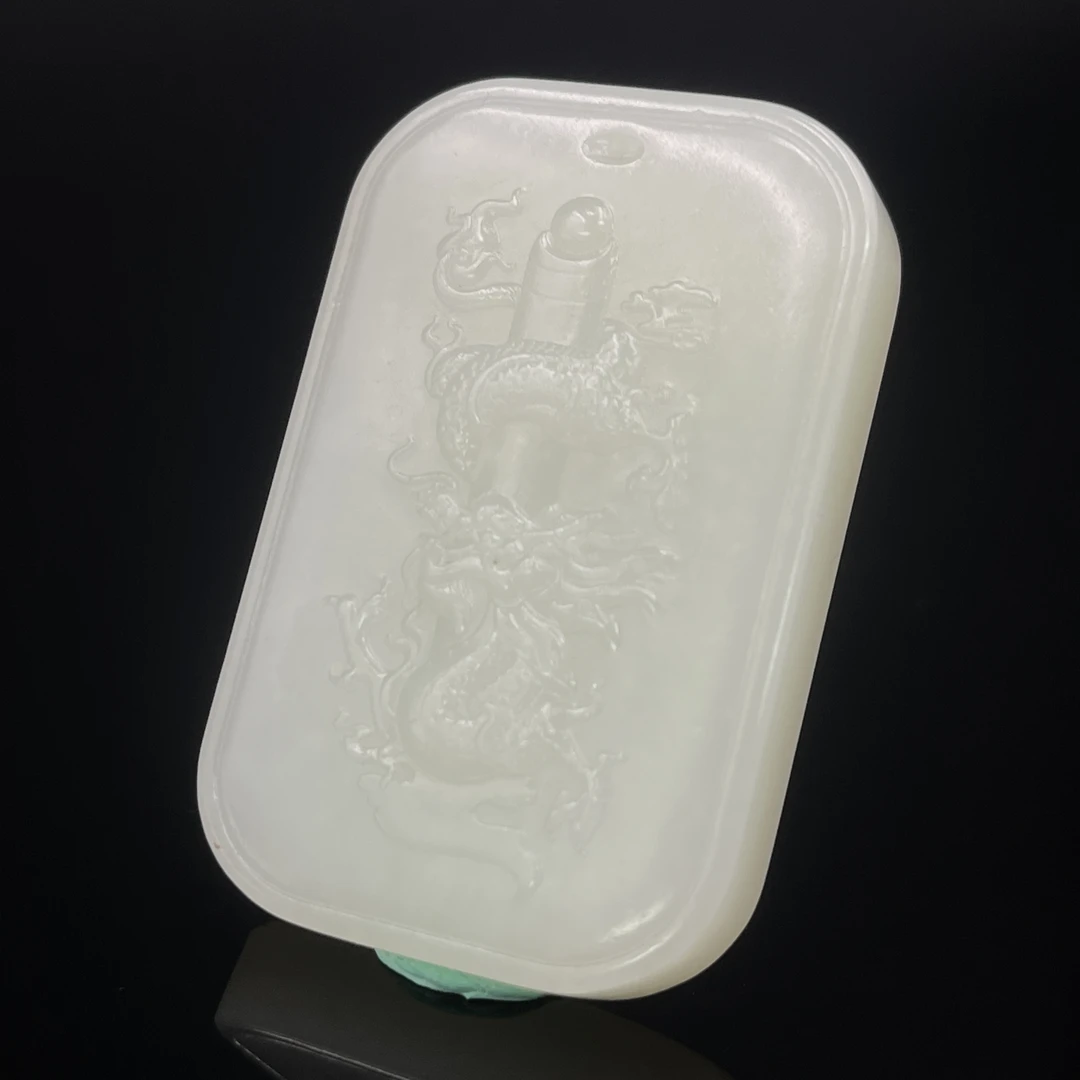 0102GY8653和田玉挂件