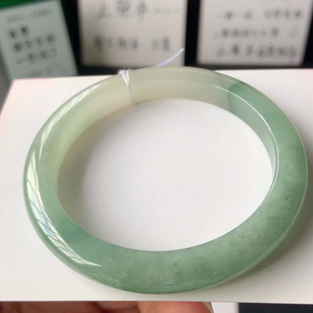 翡翠手镯未镶嵌28号51.7-8-7.7