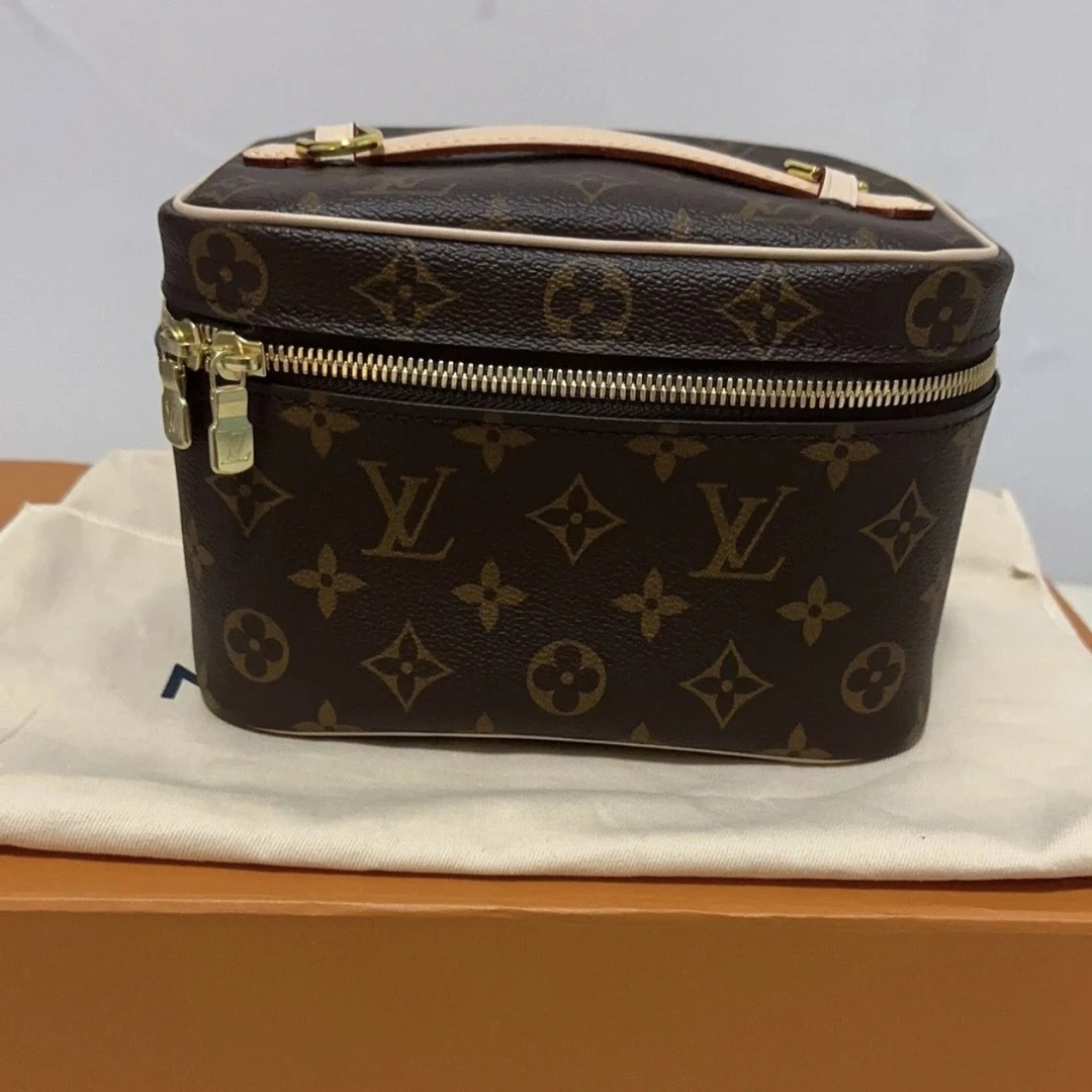 95新 LouisVuitton/路易威登 lv老花化妆包 25070046-02