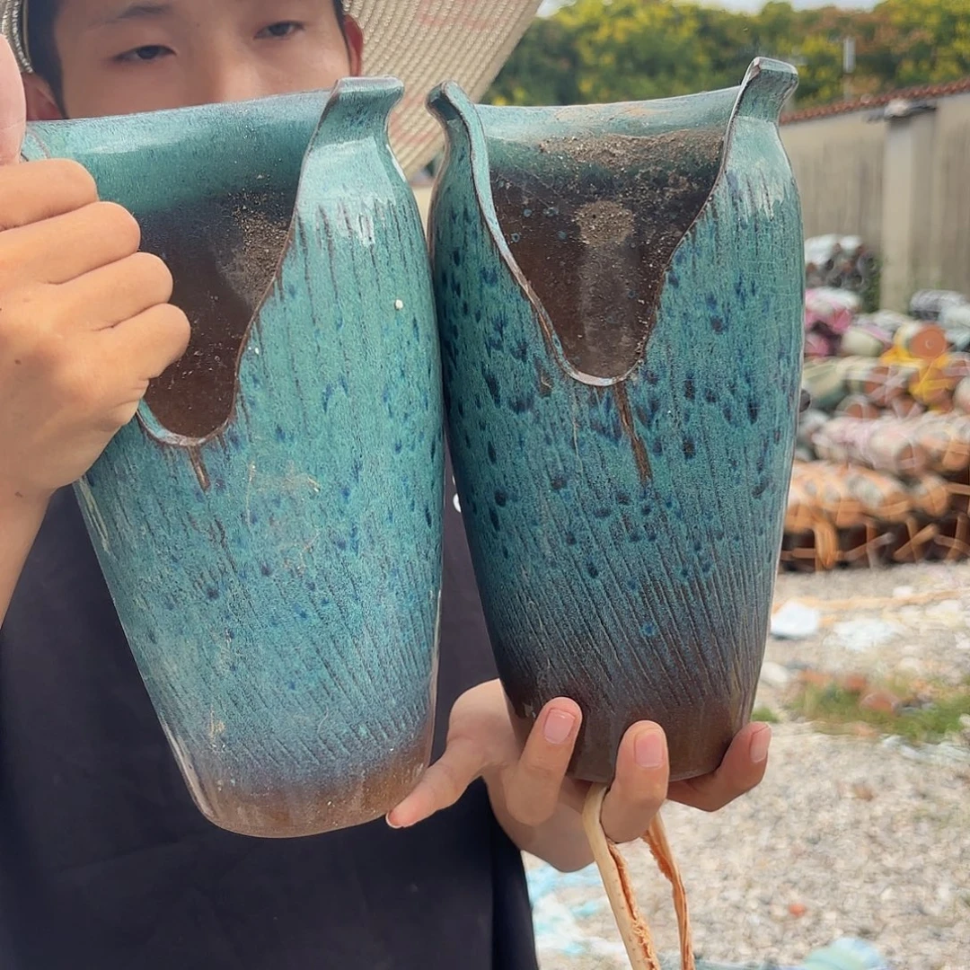 紫砂花盆绿缺口两个口径13*22瑕疵