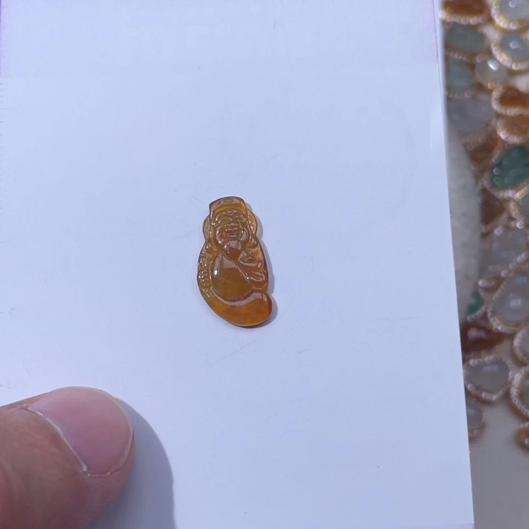 翡翠未镶嵌颈饰财神