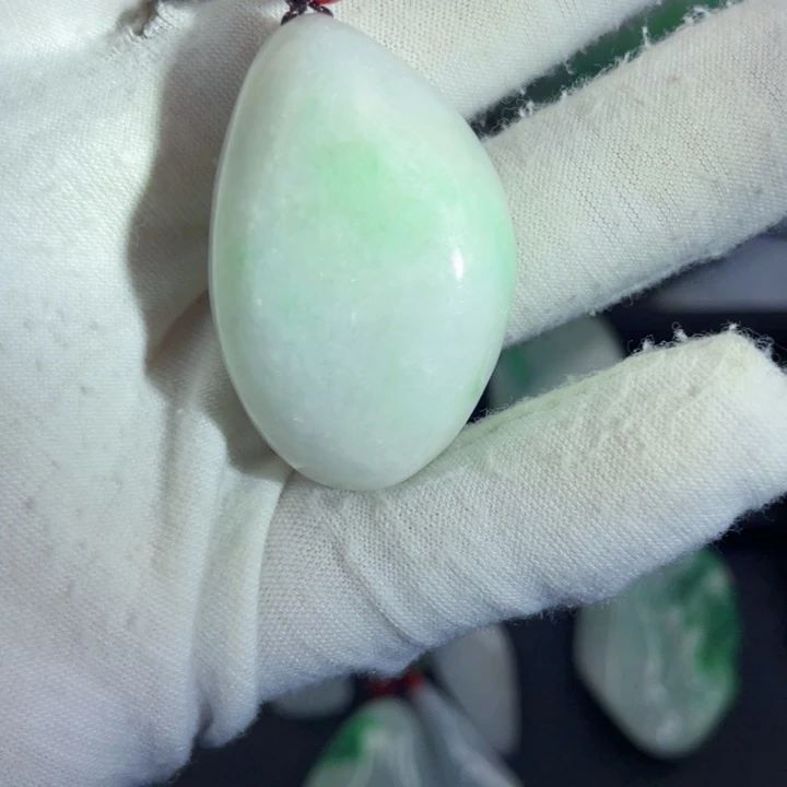 翡翠未镶嵌挂件片料