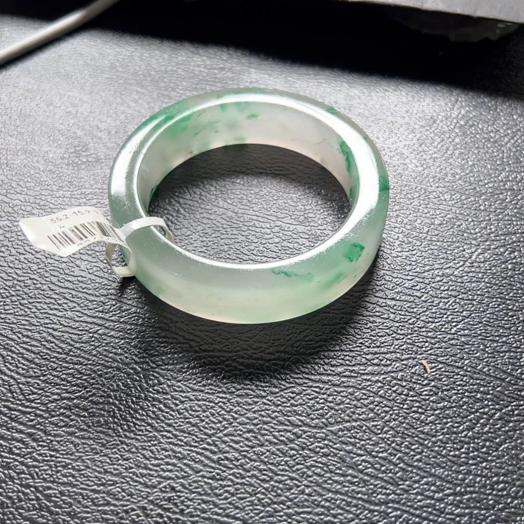 未镶嵌手镯石英质玉（非洲翠）