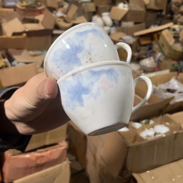 摆件陶瓷盘子碗砂锅都有