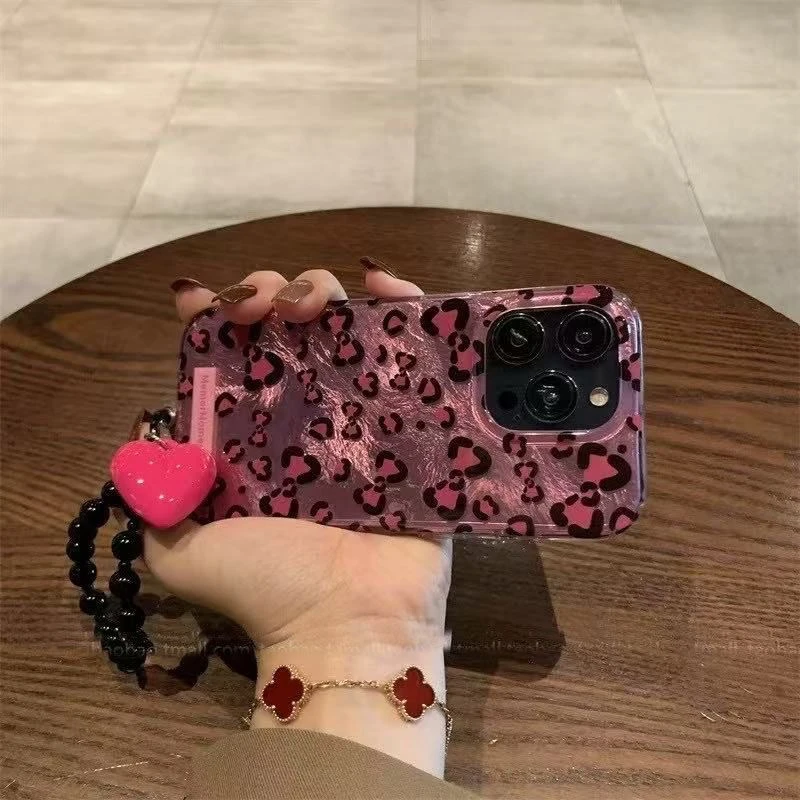羽纱粉豹纹爱心黑手链适用苹果iPhone17Pro手机壳iPhone16卡通15