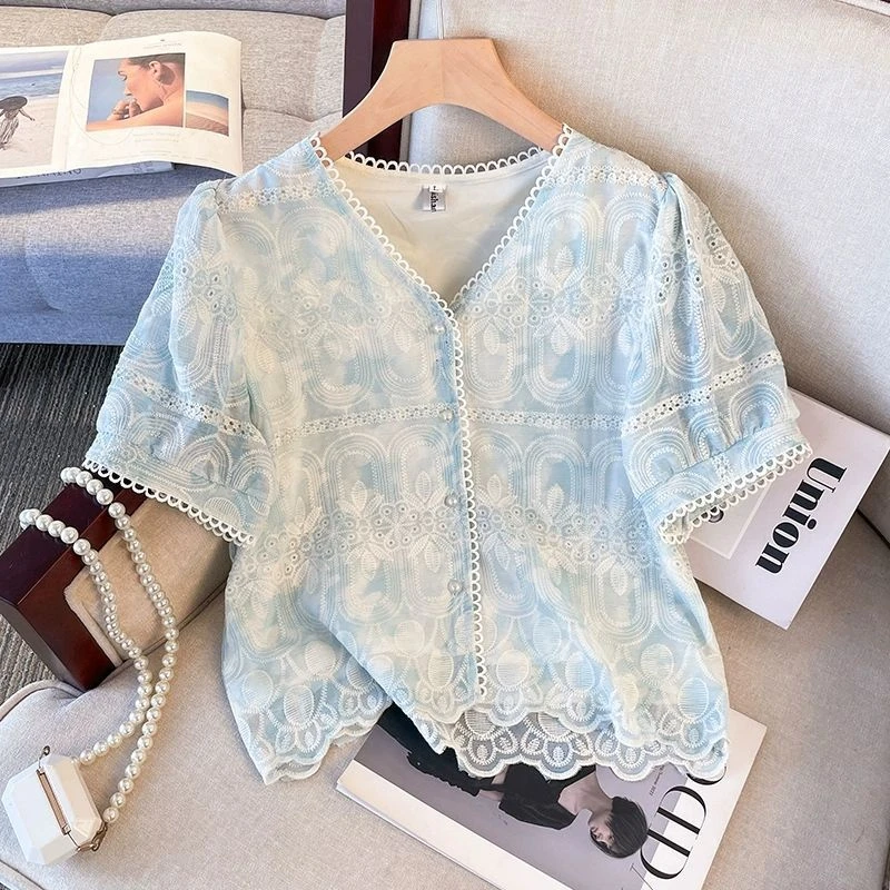 品牌折扣女装2025夏季设计感领气质绣花短袖蕾丝衫宽松显瘦衬衣