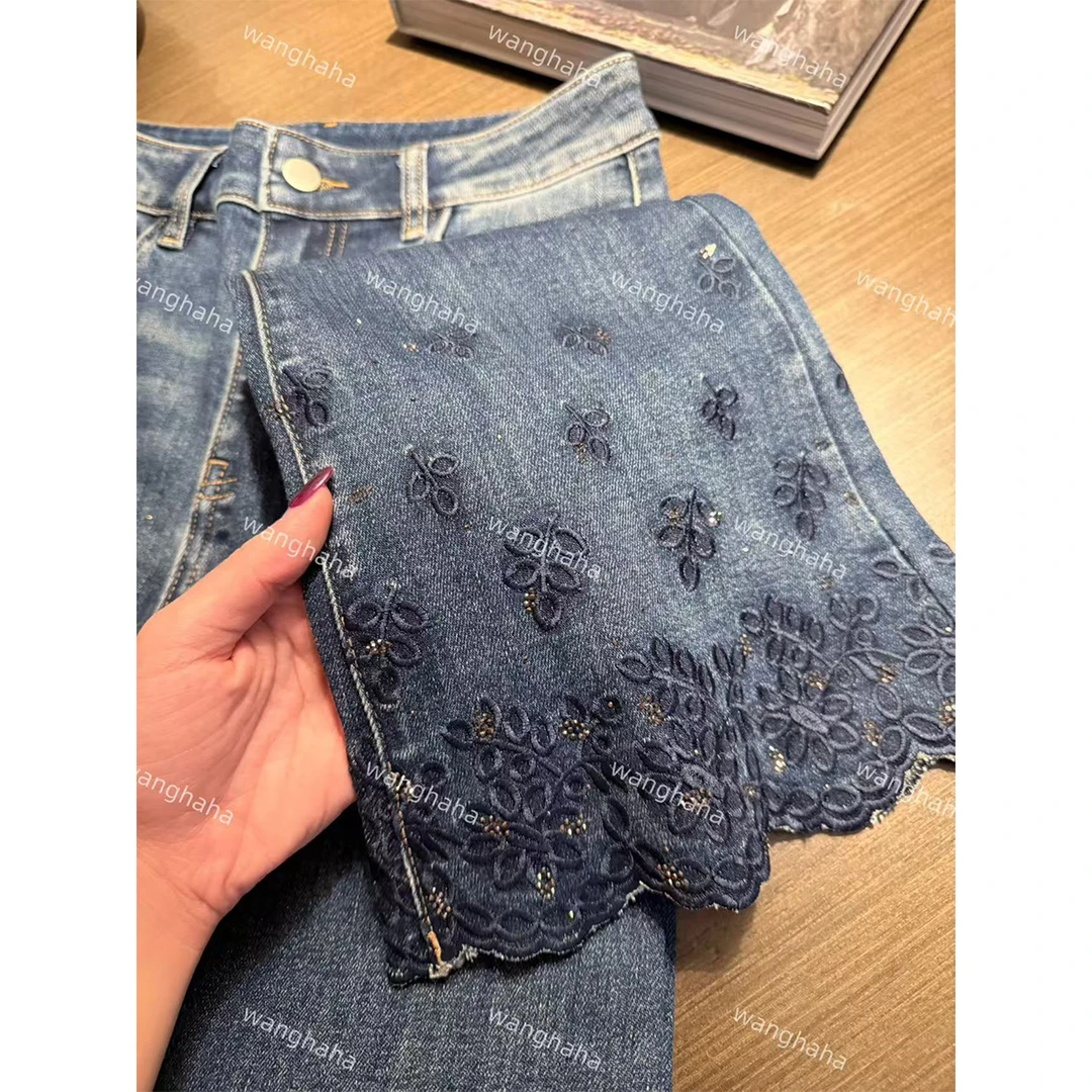 W·HAHA【牛仔玩家】高腰重工烫钻花边微喇牛仔裤80801