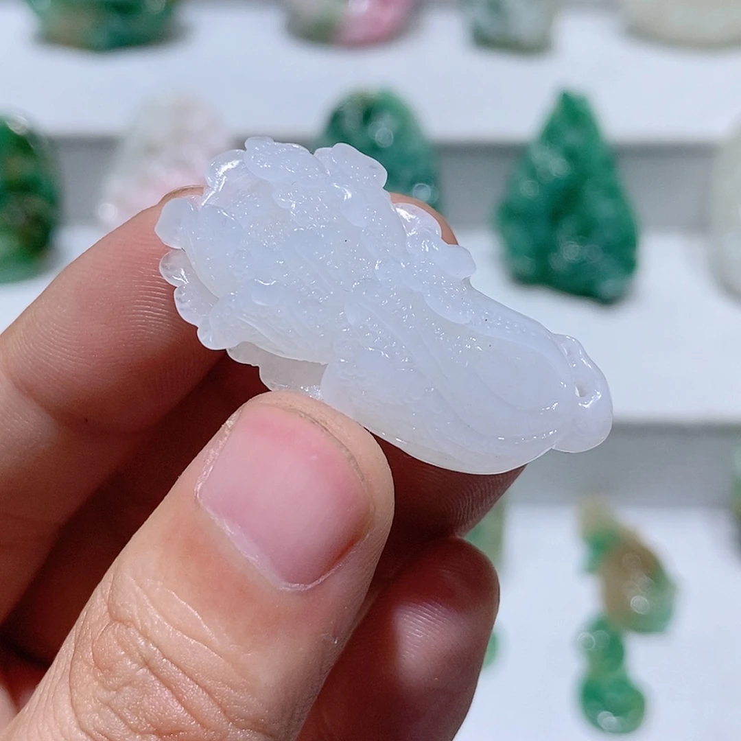 独山玉未镶嵌吊坠