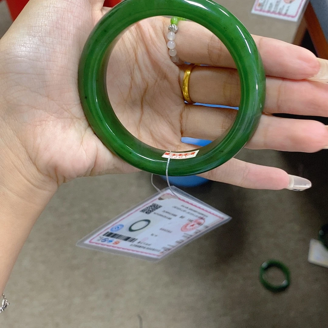 阳***柏未镶嵌手链和田玉
