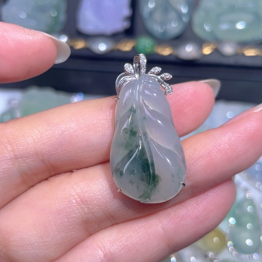 颈饰18K金镶嵌翡翠翡翠