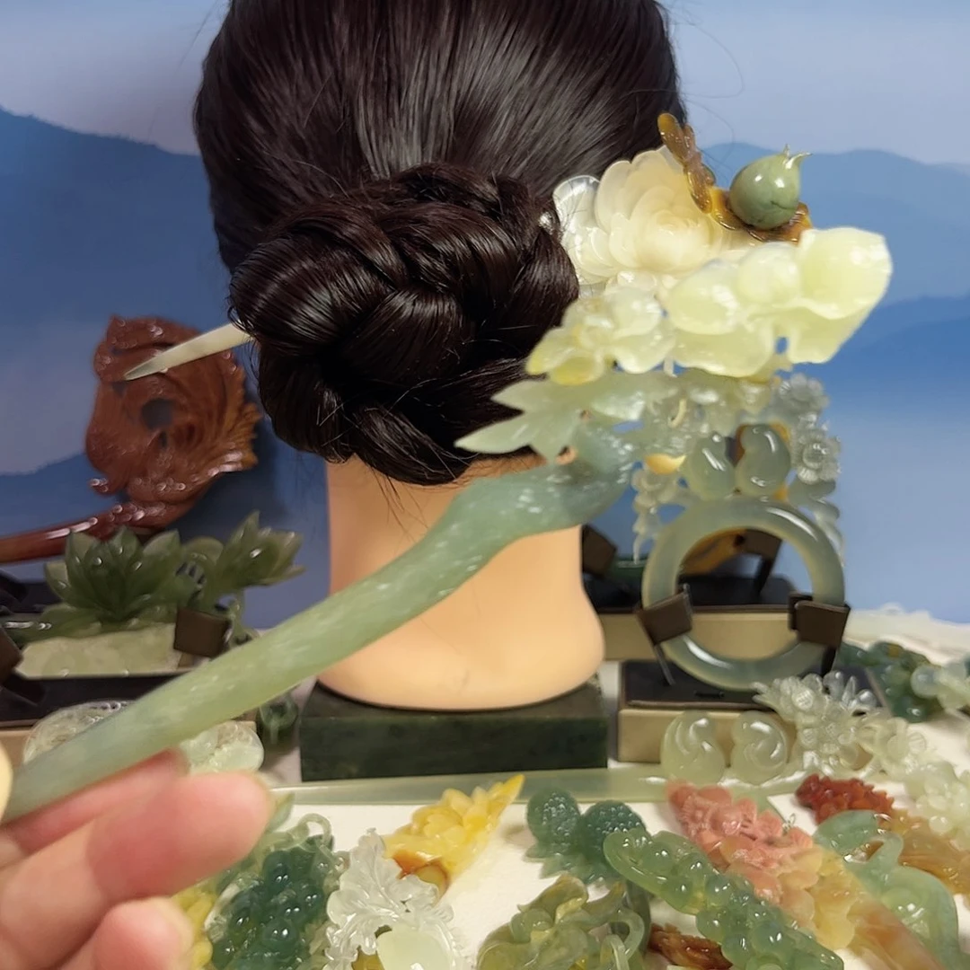 玩***了蛇纹石玉未镶嵌发簪