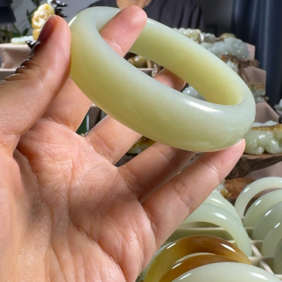 和田玉（糖玉）未镶嵌手链