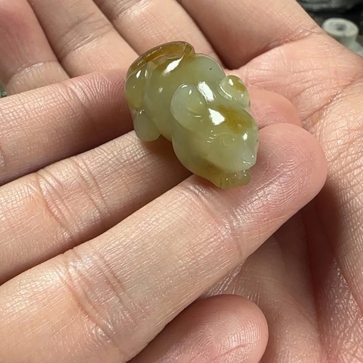 和田玉未镶嵌颈饰定制