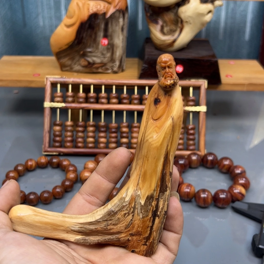 人****木崖柏木摆件手把件