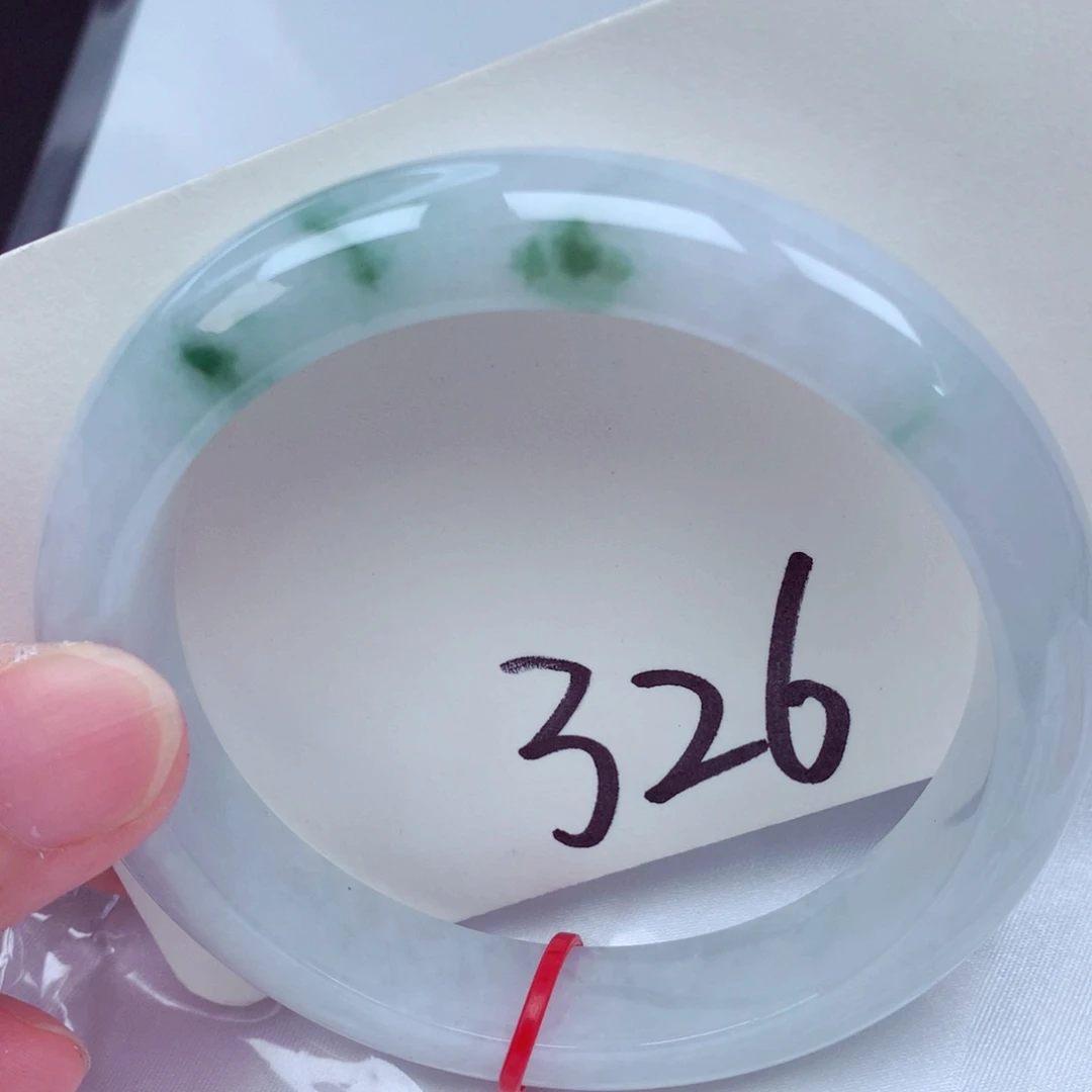 翡翠手镯未镶嵌翡翠